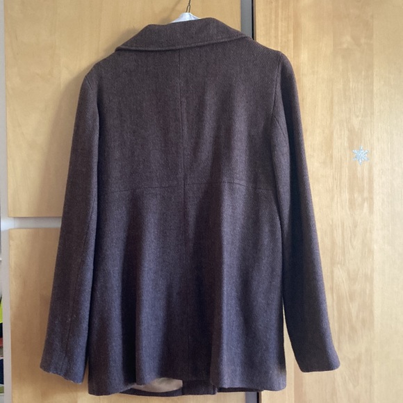Lovely Medium Coffee-Brown Wool Coat.  Soft-Slub, Satin-Lined, Minimal Pilling - Picture 6 of 6